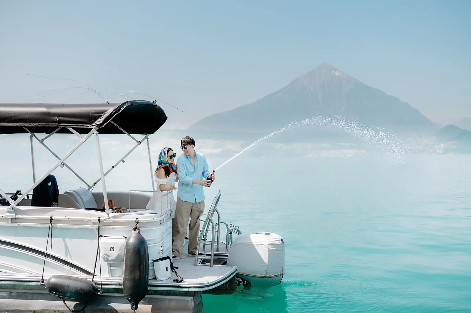 Boat Luxury experience- Lake of thun